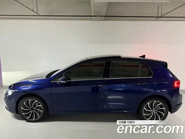 Volkswagen Golf, 2022