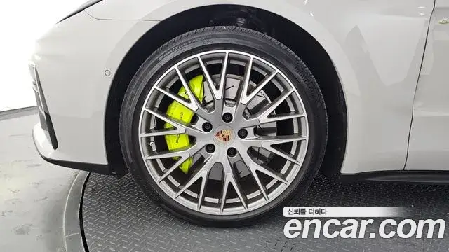 Porsche Panamera, 2024