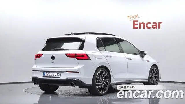 Volkswagen Golf, 2024