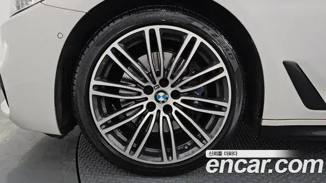 BMW 5 Series, 2020