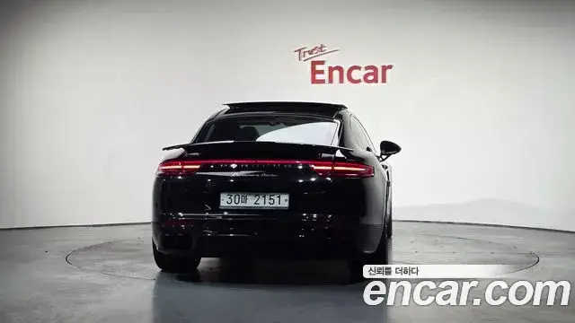 Porsche Panamera, 2019