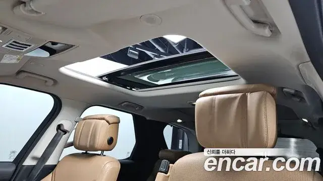 Land Rover Discovery 5, 2022