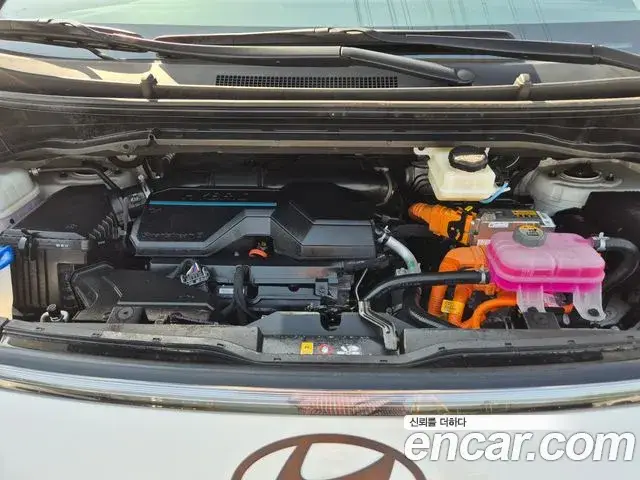 Hyundai Staria, 2024