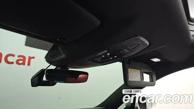 Porsche Macan EV, 2025