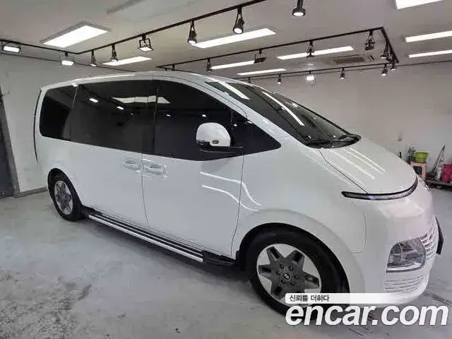 Hyundai Staria, 2023