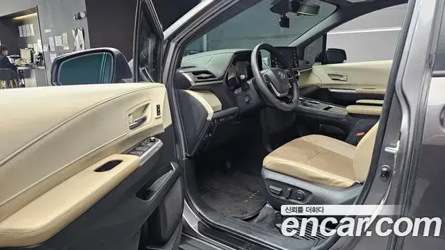 Toyota Sienna, 2023