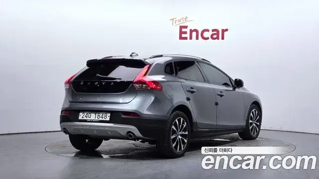 Volvo V40 Cross Country, 2018