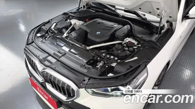 BMW 5 Series, 2023
