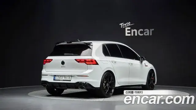 Volkswagen Golf, 2023