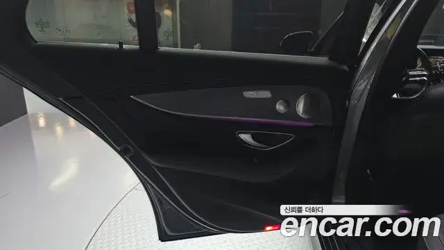 Mercedes-Benz E-Class, 2022