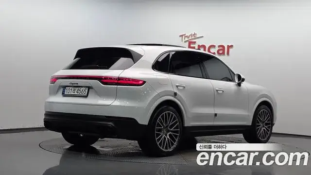 Porsche Cayenne, 2023