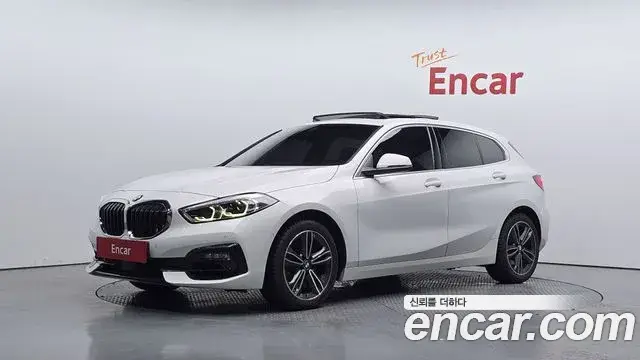 BMW 1 Series, 2022