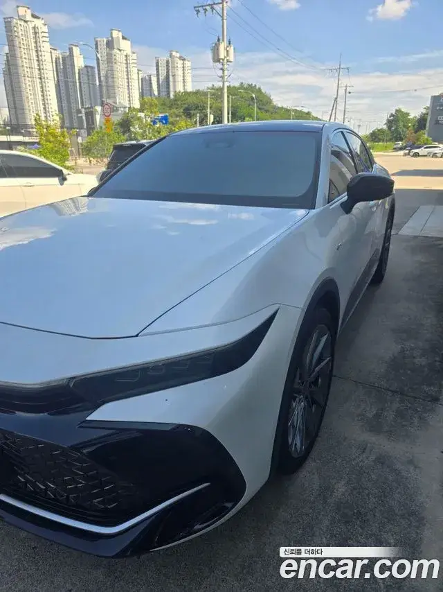 Toyota Crown Crossover, 2026