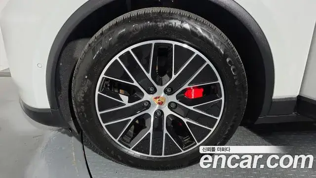 Porsche Macan EV, 2025