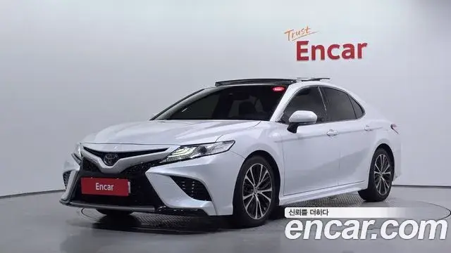 Toyota Camry, 2020