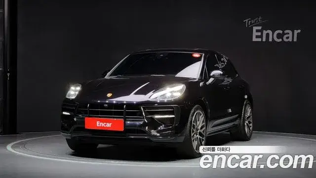 Porsche Macan, 2021