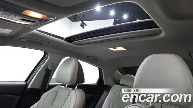 Hyundai The New Avante Hybrid, 2020
