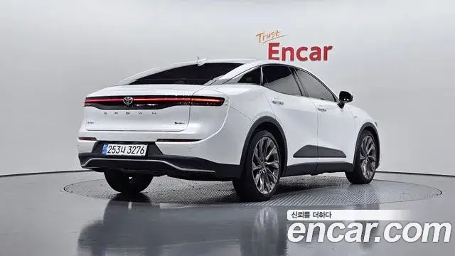Toyota Crown Crossover, 2024
