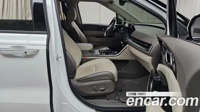 Kia Carnival, 2022