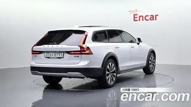 Volvo V90 Cross Country, 2021