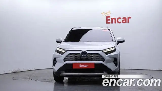 Toyota RAV4, 2024