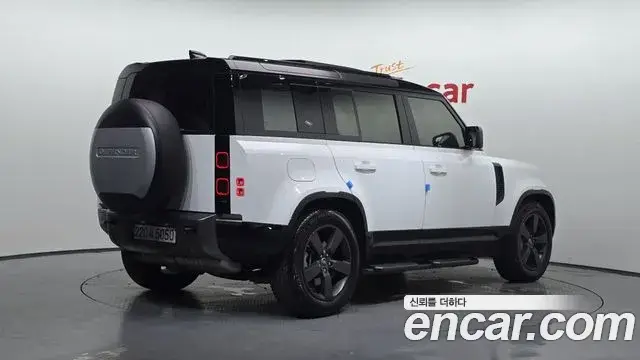 Land Rover Defender, 2024