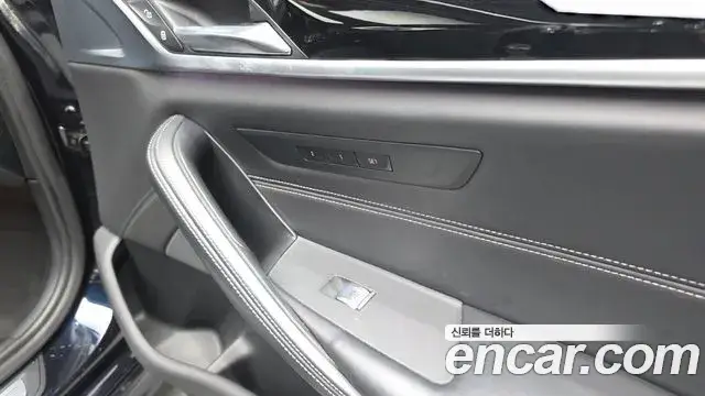 BMW 5 Series, 2019