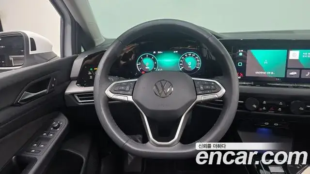 Volkswagen Golf, 2024