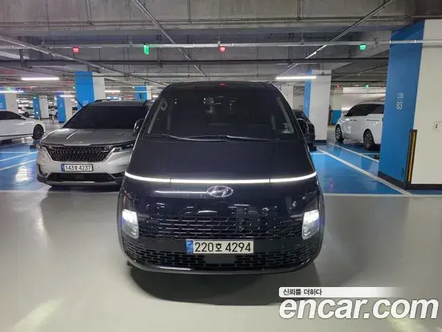 Hyundai Staria, 2023