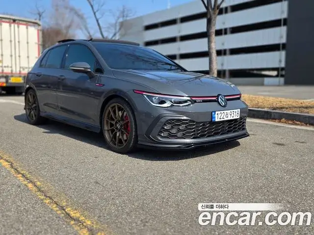 Volkswagen Golf, 2023