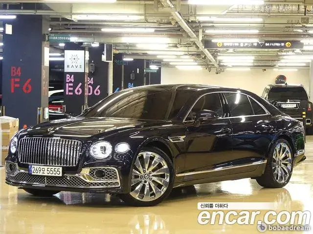 Bentley Flying Spur, 2022