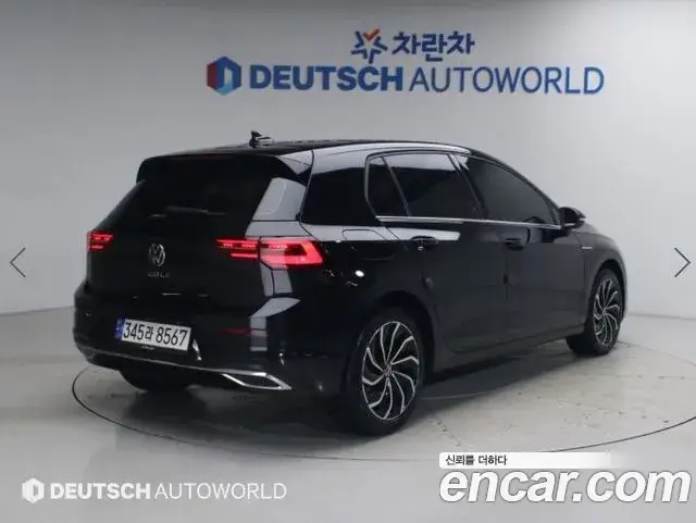 Volkswagen Golf, 2023