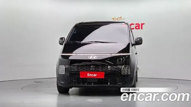 Hyundai Staria, 2025
