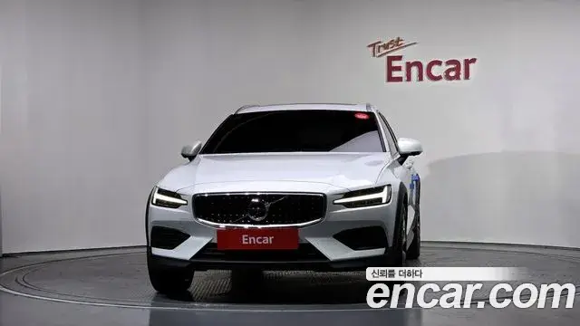 Volvo V60 Cross Country, 2022