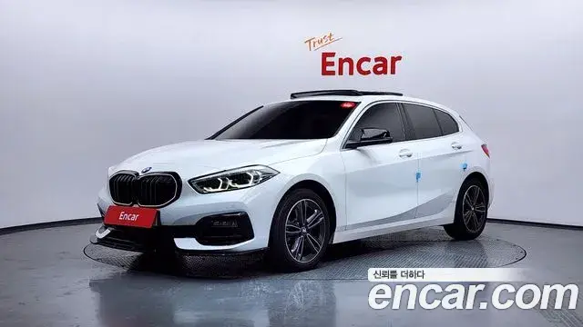 BMW 1 Series, 2022