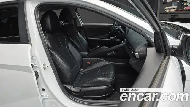 Hyundai The New Avante Hybrid, 2022