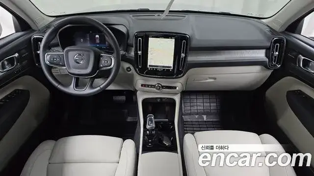 Volvo XC40, 2024