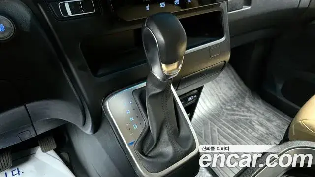 Hyundai Staria, 2023