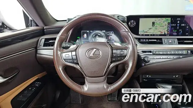Lexus ES300h, 2019