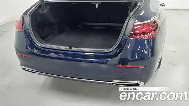 Mercedes-Benz E-Class, 2024