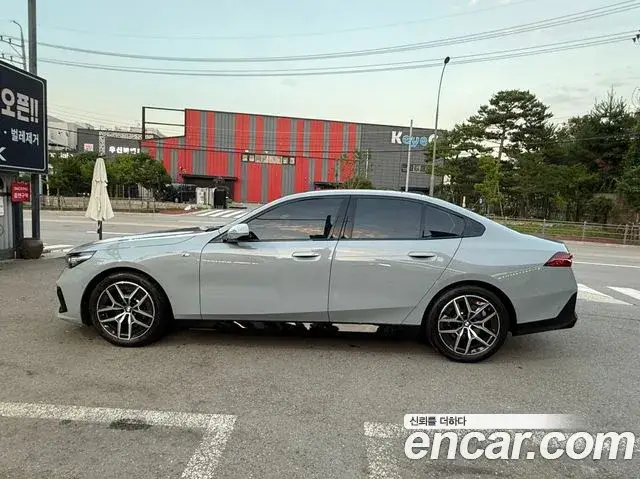 BMW 5 Series, 2025