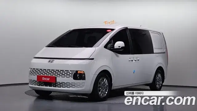 Hyundai Staria, 2022