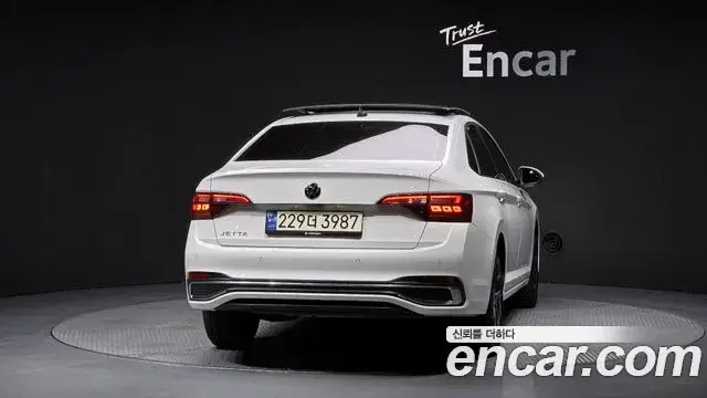 Volkswagen Jetta, 2023