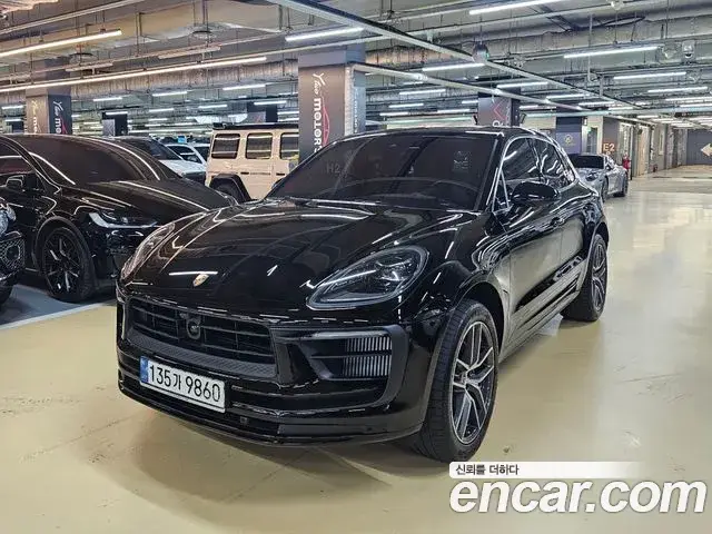 Porsche Macan, 2022