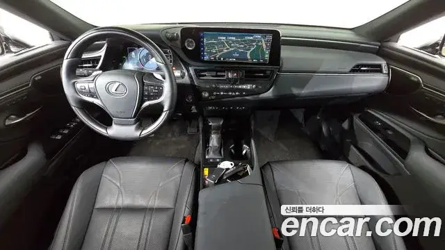 Lexus ES300h, 2025