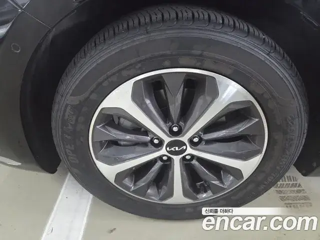 Kia K8, 2022