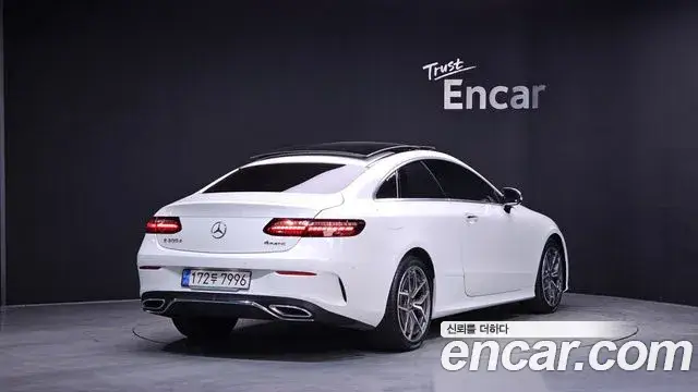 Mercedes-Benz E-Class, 2022