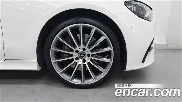 Mercedes-Benz E-Class, 2022