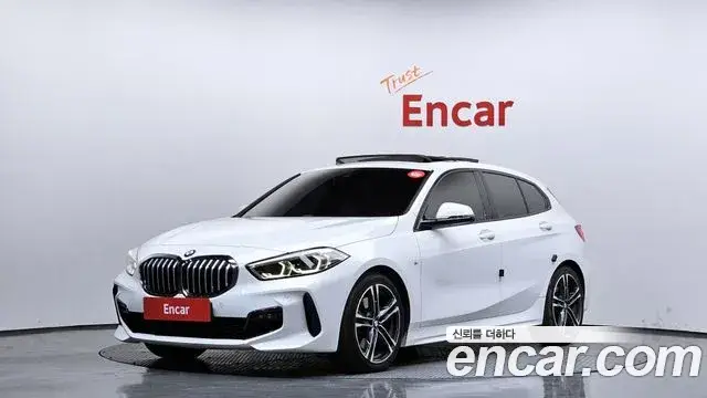 BMW 1 Series, 2022