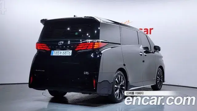 Toyota Alphard, 2024
